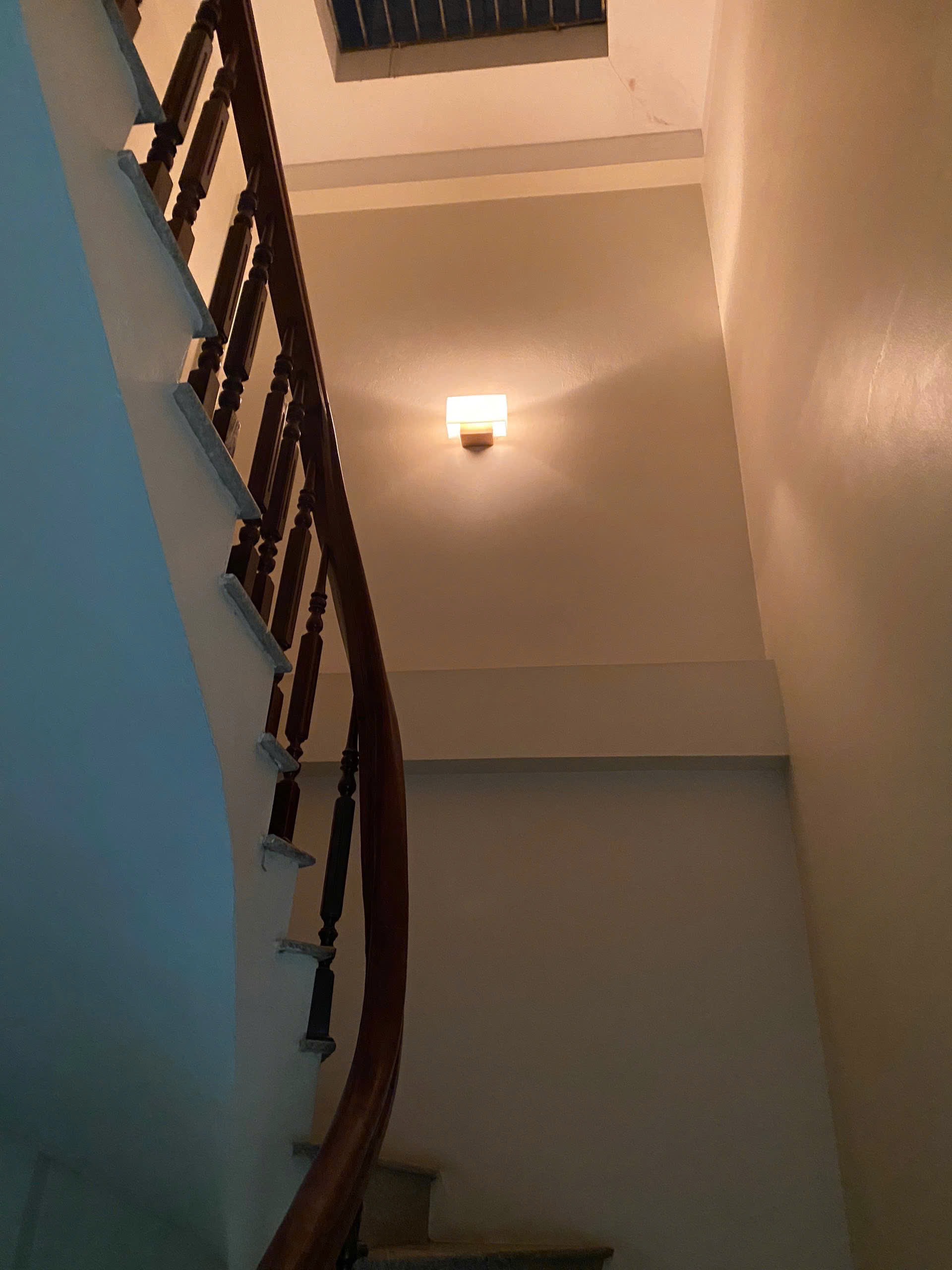Cho thuê nhà ngõ 108 Đông Thiên, 5 tầng x 30m2, 3 ngủ, 8.5 Triệu - Ảnh 3